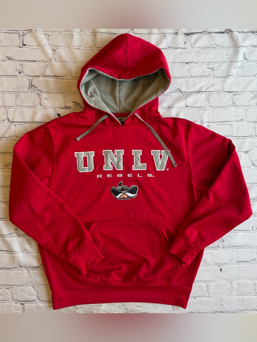 Retro UNLV Las Vegas Red Hoodie Sweatshirt Men’s Running Rebels Large Hey Reb